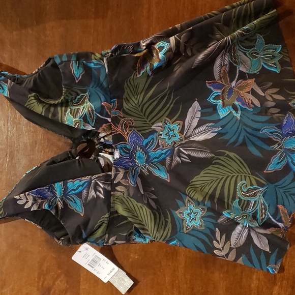NWT Amoressa by Miraclesuit Allana Shadow Soft Cup Tankini Top 10 - Picture 8 of 9